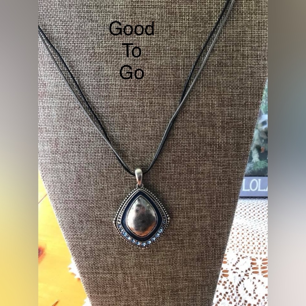 Premier Designs Good To Go necklace